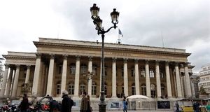  Paris : Renault termine en trombe, ambiance plus maussade outre-Atlantique 