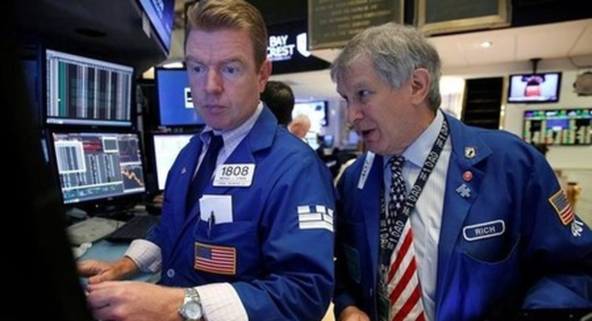  Wall Street : pas de positions tranchées en attendant le PCE, malgré les M&A 